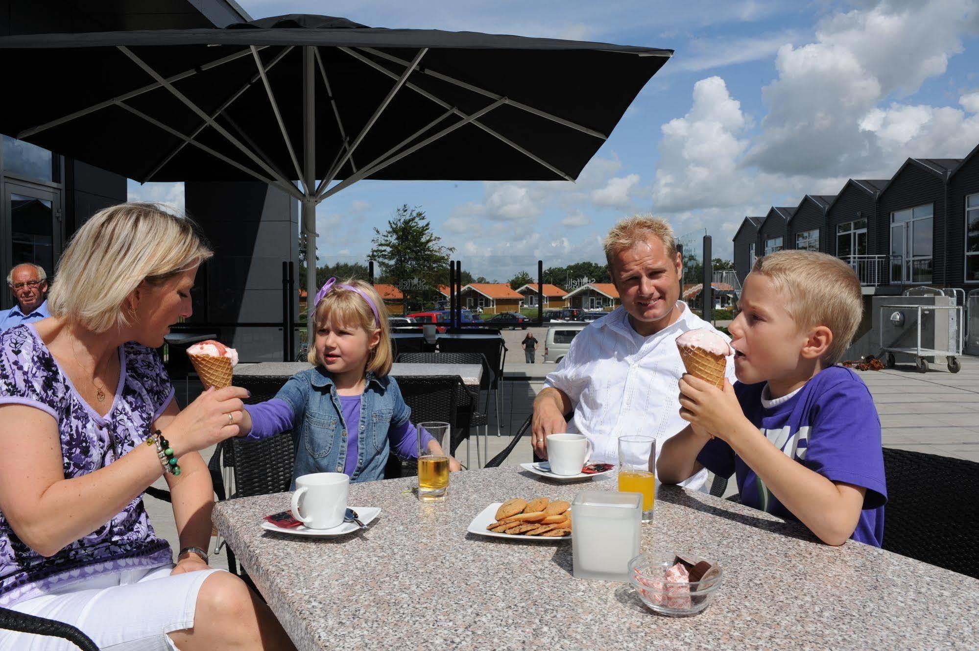 Skaerbaek Holiday Center Hotel Exterior photo